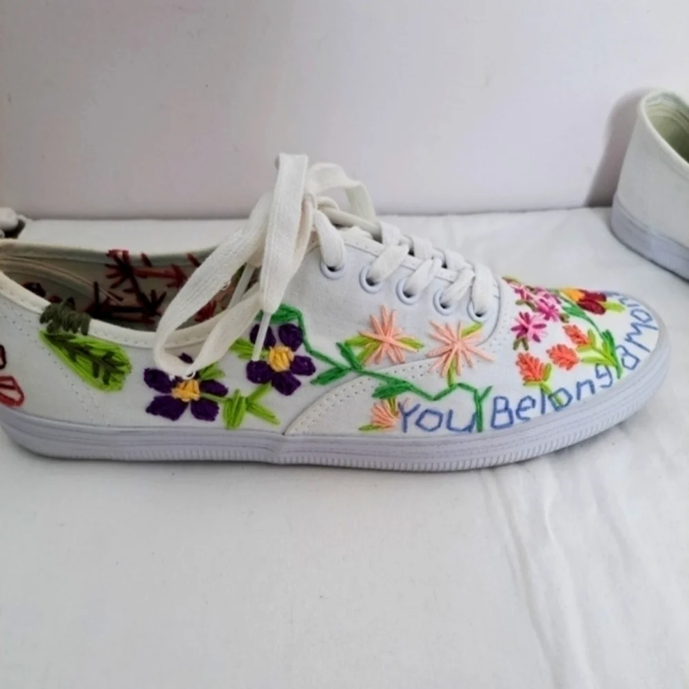 Custom hand embroidered floral canvas tennis shoe 9 - Picture 7 of 13
